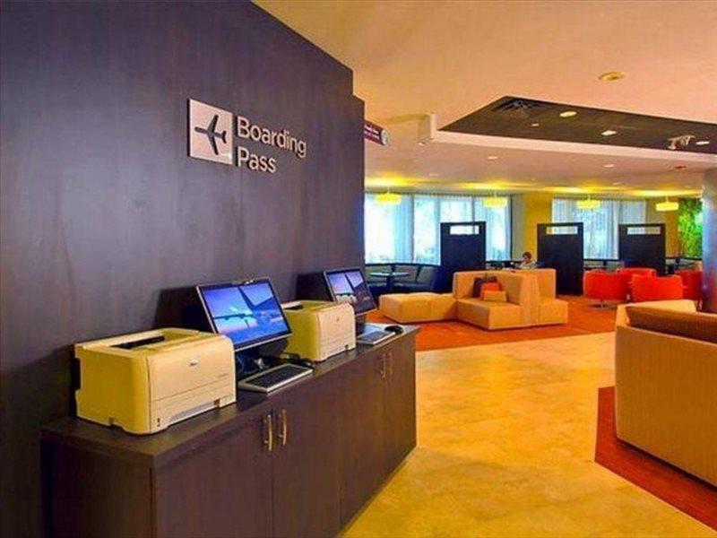 فندق Courtyard By Marriott New York Laguardia Airport المظهر الخارجي الصورة